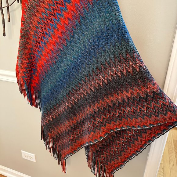 Red and Blue Poncho, Hayden Los Angeles - Picture 3 of 4